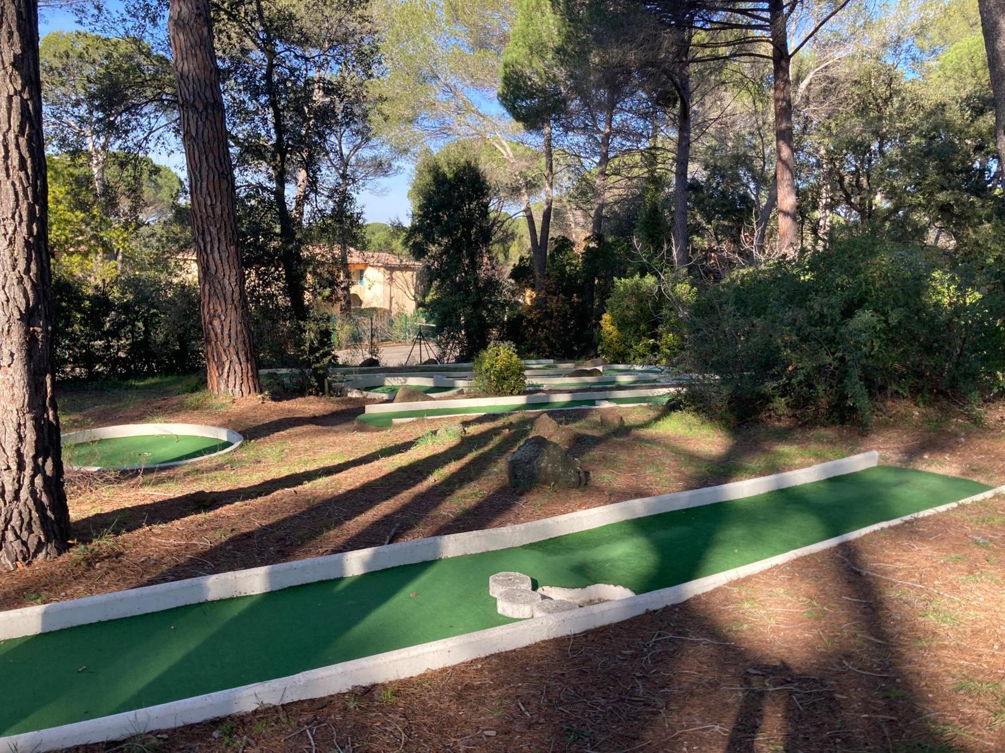 Charmant 2 Pieces Au Coeur Des Golfs De Saint Raphael Dış mekan fotoğraf