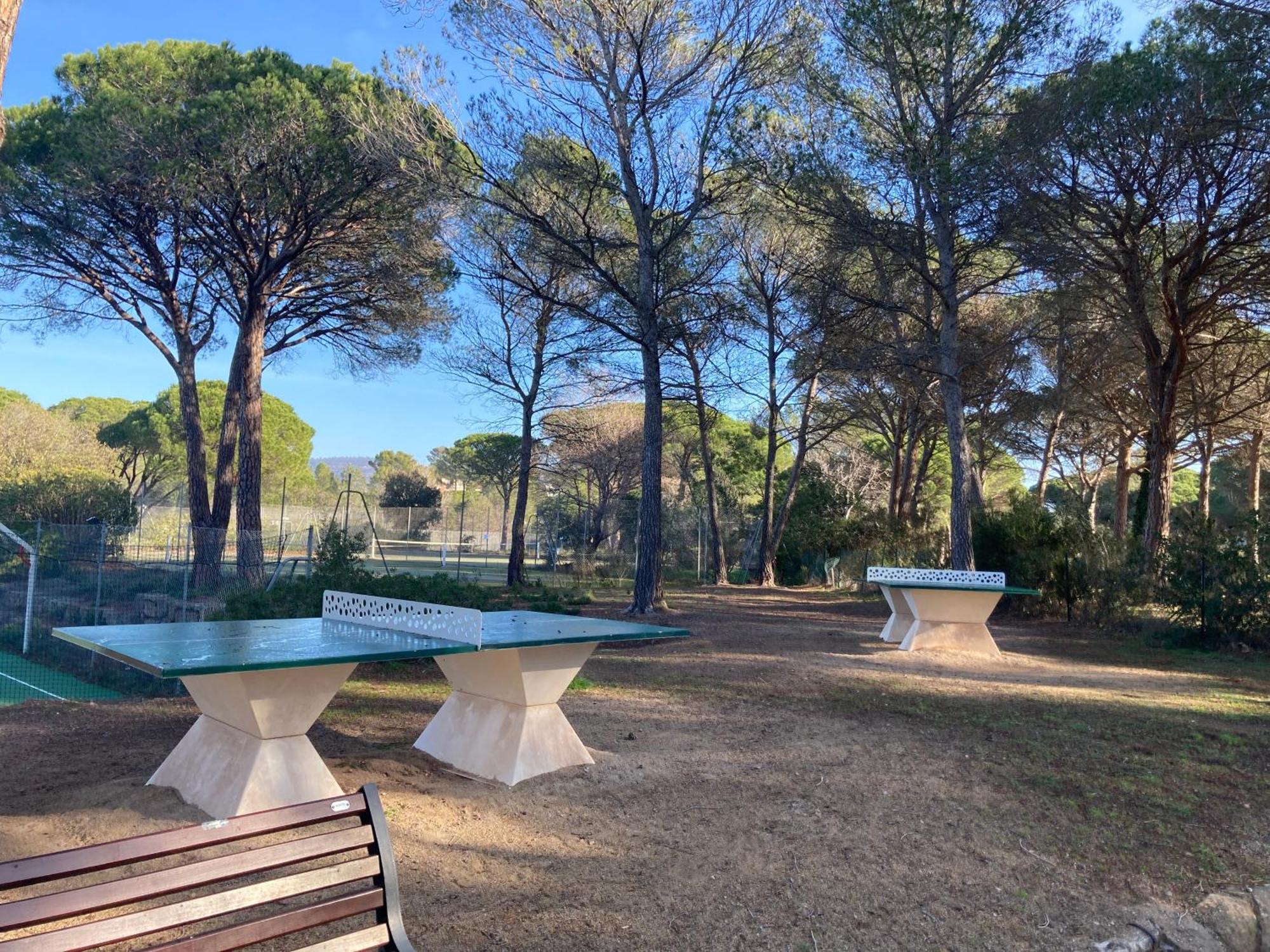 Charmant 2 Pieces Au Coeur Des Golfs De Saint Raphael Dış mekan fotoğraf