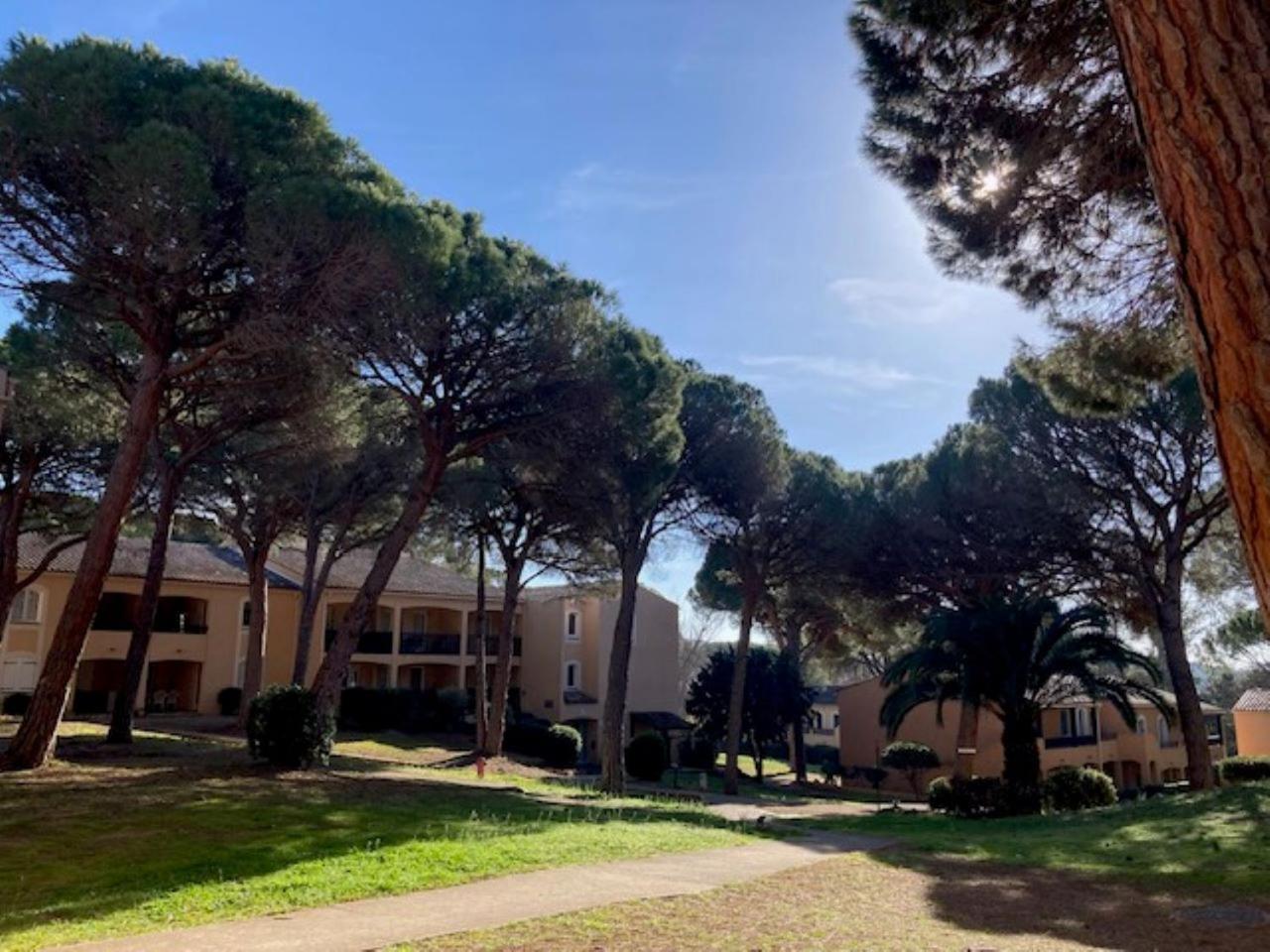 Charmant 2 Pieces Au Coeur Des Golfs De Saint Raphael Dış mekan fotoğraf